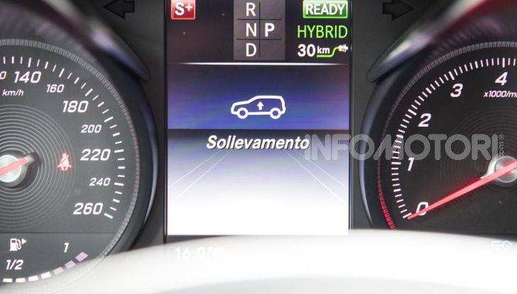 Mercedes-Benz GLC 350e: un passo in avanti verso l’elettrificazione - Foto 26 di 33