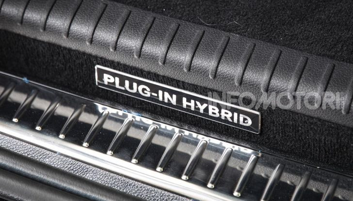 Mercedes-Benz GLC 350e: un passo in avanti verso l’elettrificazione - Foto 15 di 33