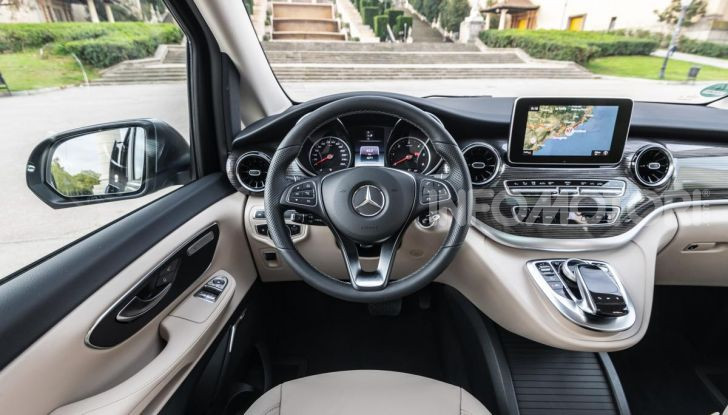 Prova Mercedes Classe V 2019, tutti i segreti del luxury van - Foto 31 di 42