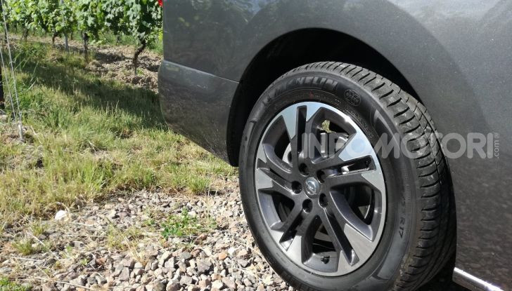 Prova Opel Zafira Life 2019, praticità e comfort fino a 9 posti - Foto 10 di 24