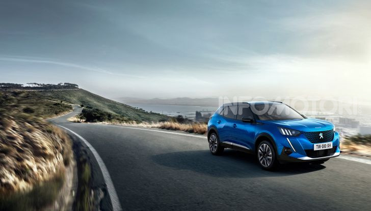 Nuova Peugeot 2008: è tutta rinnovata, dallo stile ai motori - Foto 11 di 17