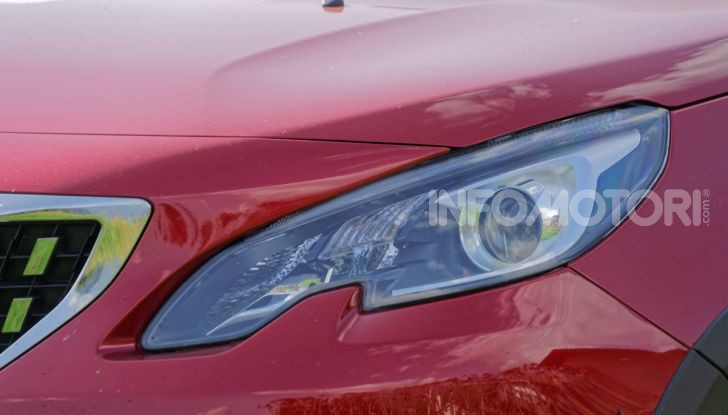 Prova video Peugeot 2008 BlueHDi 120 EAT6, l’abbinata che mancava! - Foto 4 di 48