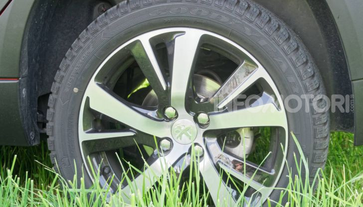 Prova video Peugeot 2008 BlueHDi 120 EAT6, l’abbinata che mancava! - Foto 14 di 48