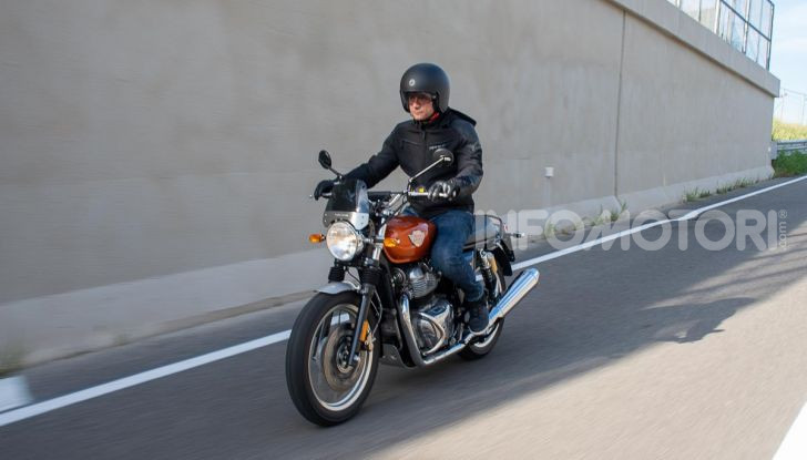 Prova Royal Enfield Interceptor 650, il ritorno del “twins” per la casa british - Foto 18 di 29