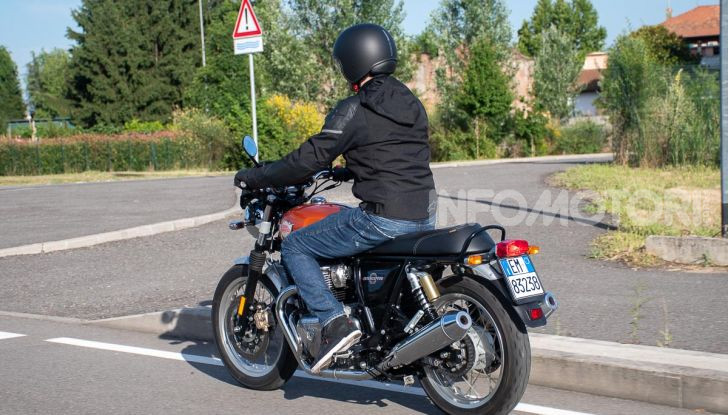 Prova Royal Enfield Interceptor 650, il ritorno del “twins” per la casa british - Foto 23 di 29