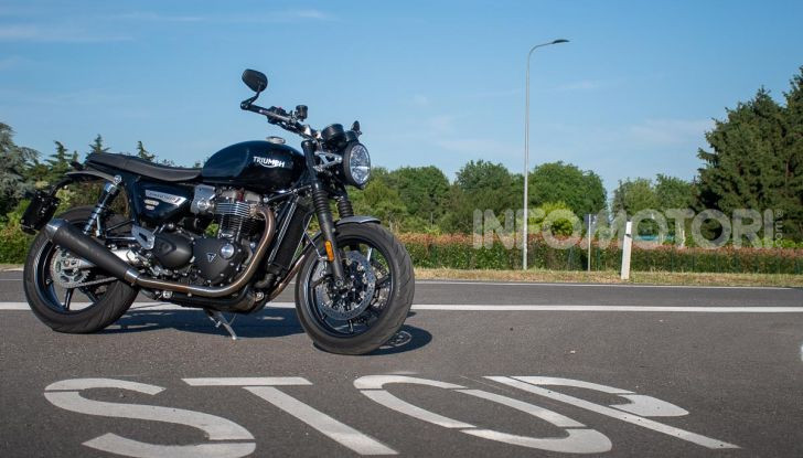 Prova Triumph Speed Twin, torna al 1938 e mostra i muscoli - Foto 3 di 32