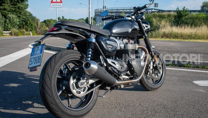 Prova Triumph Speed Twin, torna al 1938 e mostra i muscoli - Foto 4 di 32