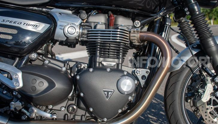 TRIUMPH SPEED TWIN motore Thruxton alleggerito