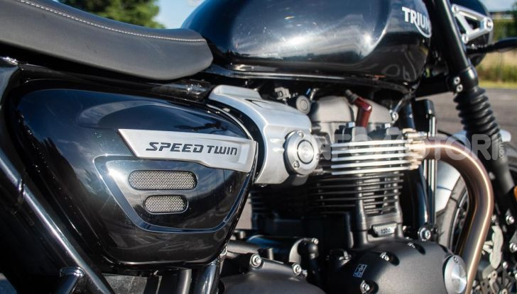 Prova Triumph Speed Twin, torna al 1938 e mostra i muscoli - Foto 6 di 32