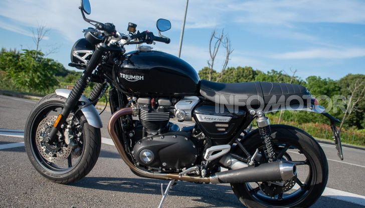 Prova Triumph Speed Twin, torna al 1938 e mostra i muscoli - Foto 11 di 32