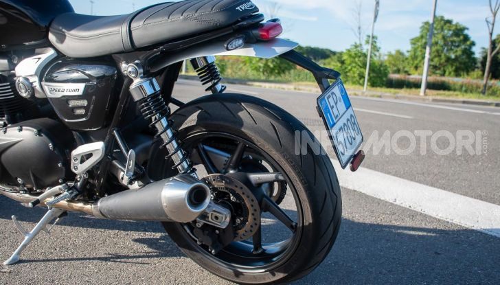 Prova Triumph Speed Twin, torna al 1938 e mostra i muscoli - Foto 12 di 32