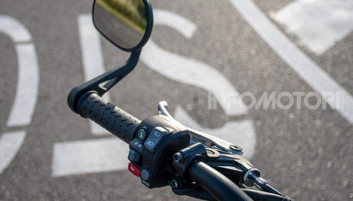 Prova Triumph Speed Twin, torna al 1938 e mostra i muscoli - Foto 16 di 32