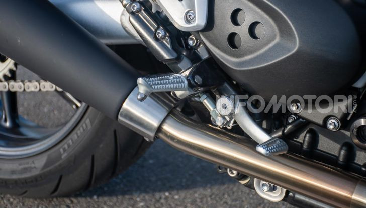 Prova Triumph Speed Twin, torna al 1938 e mostra i muscoli - Foto 18 di 32