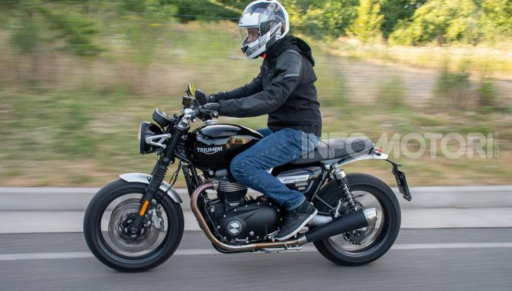 Prova Triumph Speed Twin, torna al 1938 e mostra i muscoli - Foto 27 di 32