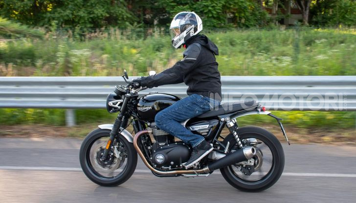 Prova Triumph Speed Twin, torna al 1938 e mostra i muscoli - Foto 28 di 32