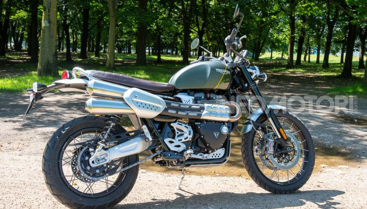 Prova Triumph Scrambler 1200 XC: modern classic dallo stile inconfondibile - Foto 3 di 48