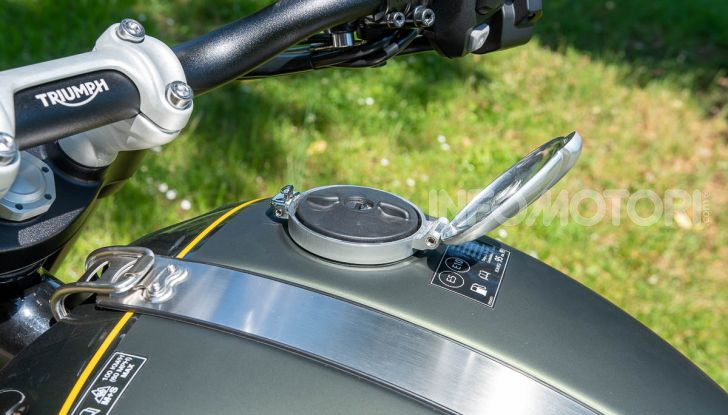 Prova Triumph Scrambler 1200 XC: modern classic dallo stile inconfondibile - Foto 28 di 48