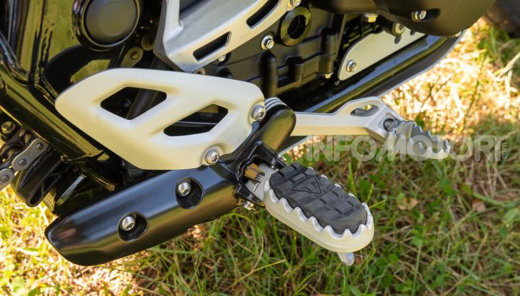 Prova Triumph Scrambler 1200 XC: modern classic dallo stile inconfondibile - Foto 47 di 48