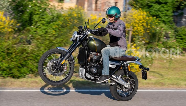 Prova Triumph Scrambler 1200 XC: modern classic dallo stile inconfondibile - Foto 44 di 48
