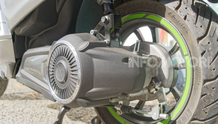 Vespa Elettrica motore brushless close to wheel