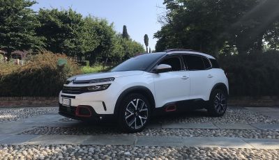 Nuova Citroen C5 Aircross PureTech 180, prova su strada del SUV benzina