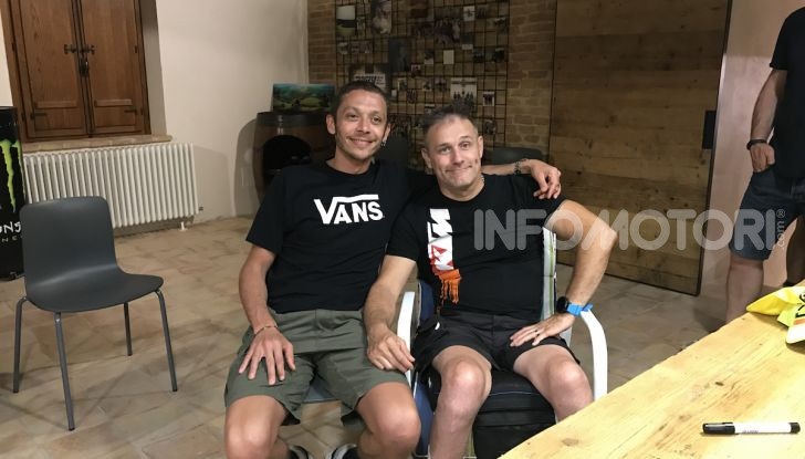 Nicola Dutto sfida Valentino Rossi nel Ranch di Tavullia - Foto 2 di 7