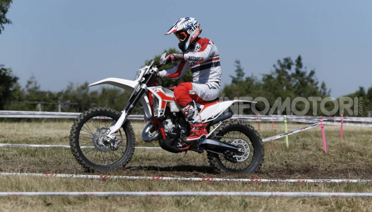 Beta guarda al mondo del cross con la RX 300 2T - Foto 14 di 36