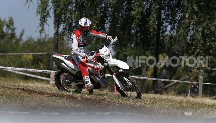 Beta guarda al mondo del cross con la RX 300 2T - Foto 22 di 36