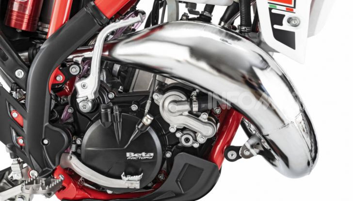 Beta guarda al mondo del cross con la RX 300 2T - Foto 25 di 36