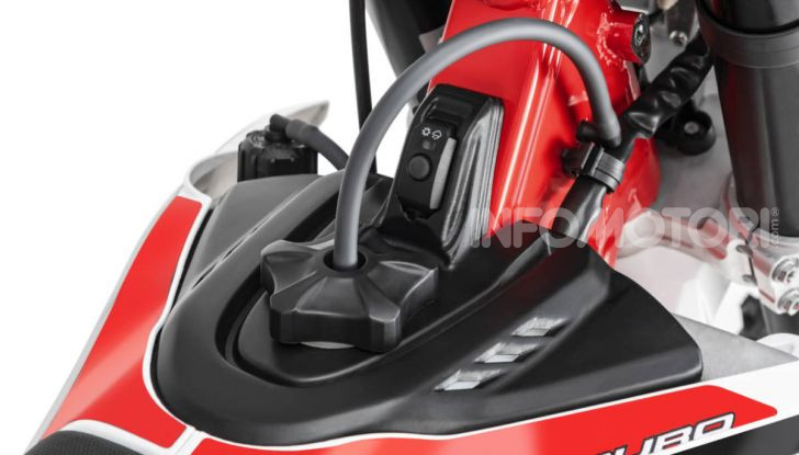 Beta guarda al mondo del cross con la RX 300 2T - Foto 27 di 36