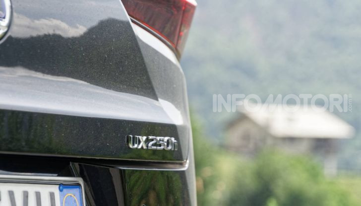 [VIDEO] Lexus UX 250h, il premium hybrid ha l’asso nella manica! - Foto 16 di 58