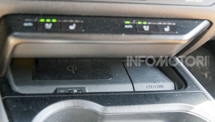 [VIDEO] Lexus UX 250h, il premium hybrid ha l’asso nella manica! - Foto 18 di 58