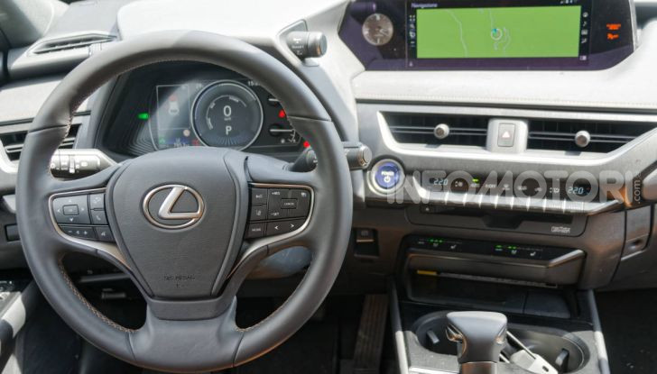 [VIDEO] Lexus UX 250h, il premium hybrid ha l’asso nella manica! - Foto 28 di 58