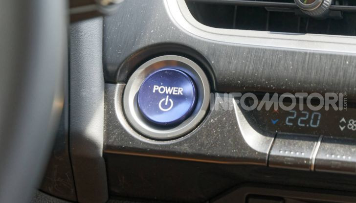 [VIDEO] Lexus UX 250h, il premium hybrid ha l’asso nella manica! - Foto 30 di 58