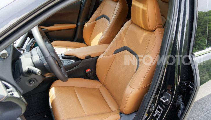 [VIDEO] Lexus UX 250h, il premium hybrid ha l’asso nella manica! - Foto 35 di 58
