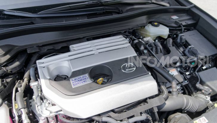 [VIDEO] Lexus UX 250h, il premium hybrid ha l’asso nella manica! - Foto 36 di 58