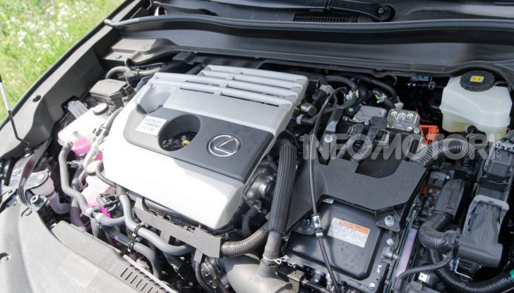 [VIDEO] Lexus UX 250h, il premium hybrid ha l’asso nella manica! - Foto 38 di 58