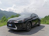 [VIDEO] Lexus UX 250h, il premium hybrid ha l’asso nella manica!