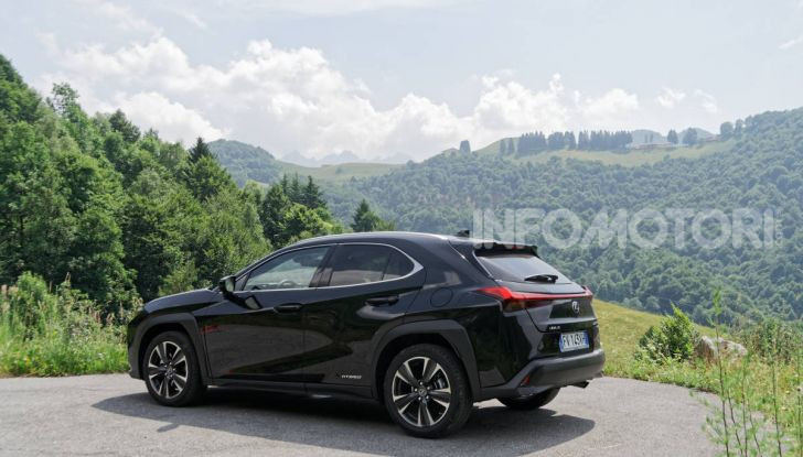 Lexus UX estetica stile efficienza aerodinamica