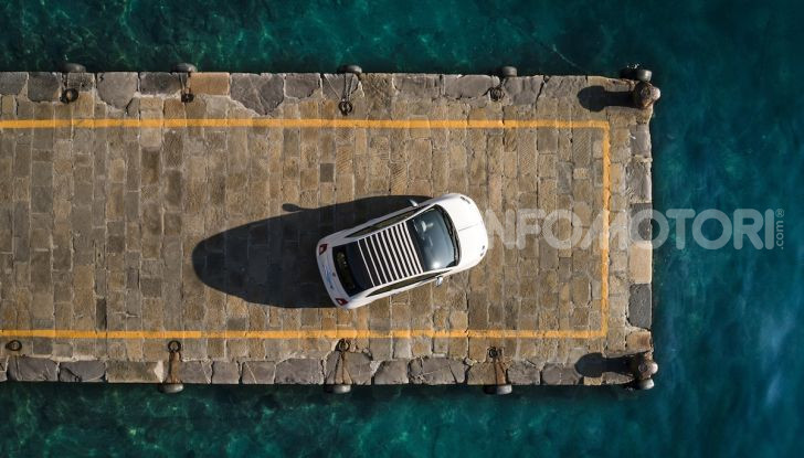 Fiat 500 Dolcevita: un modello speciale per festeggiare 62 anni di storia - Foto 9 di 12