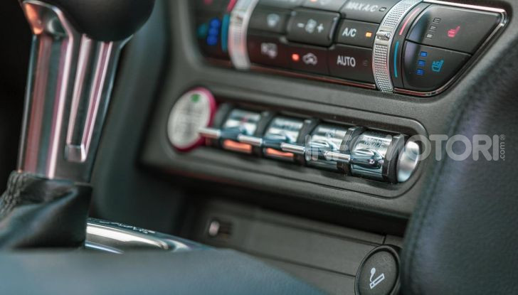 Ford MUDstang contro Ford Mustang: chi vince la scalata del fango? - Foto 18 di 36