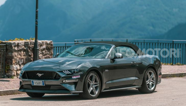 Ford MUDstang contro Ford Mustang: chi vince la scalata del fango? - Foto 1 di 36