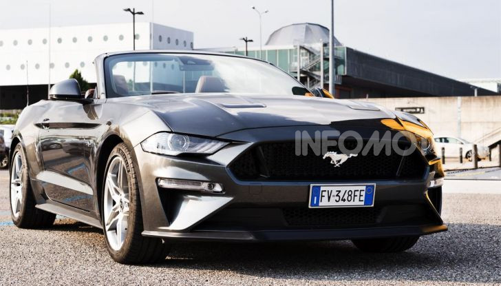Ford MUDstang contro Ford Mustang: chi vince la scalata del fango? - Foto 5 di 36