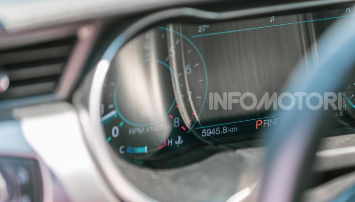 Ford MUDstang contro Ford Mustang: chi vince la scalata del fango? - Foto 13 di 36