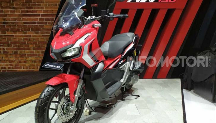 Honda svela il nuovo ADV 150, ispirato al fratello maggiore X-ADV 750. E non è finita qui - Foto 1 di 6