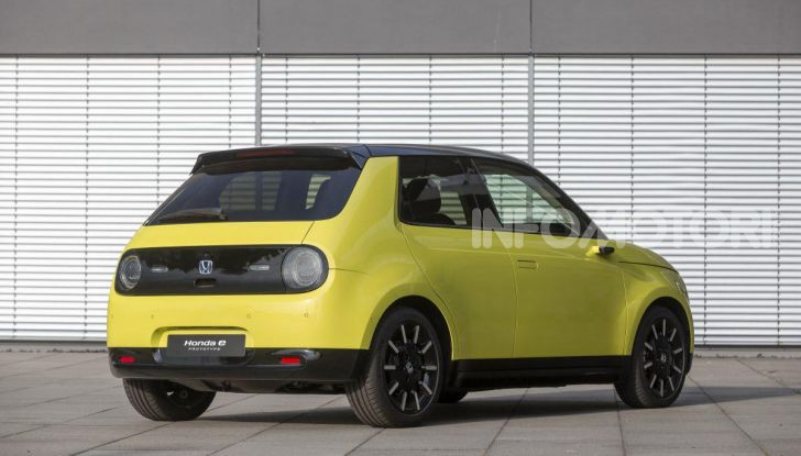 Honda e: tutto quello che sappiamo sulla citycar elettrica retrò - Foto 32 di 35