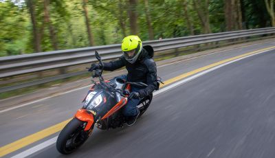 Prova KTM Duke 790, il “parcogiochi” sotto quota 10 mila (euro)  