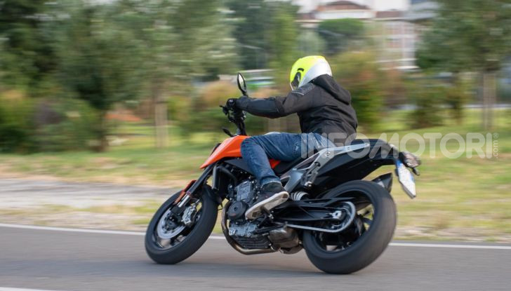 Prova KTM Duke 790, il “parcogiochi” sotto quota 10 mila (euro)   - Foto 47 di 54
