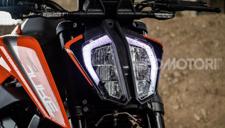 Prova KTM Duke 790, il “parcogiochi” sotto quota 10 mila (euro)   - Foto 51 di 54