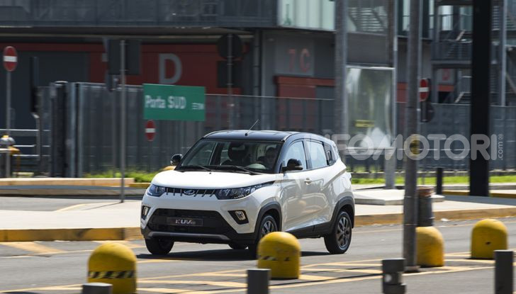 Mahindra completa l’offerta in Italia con KUV100 e XUV500 - Foto 4 di 23